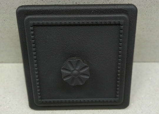 Nokiluukku 17x17 cm vetonupilla, valurautaa